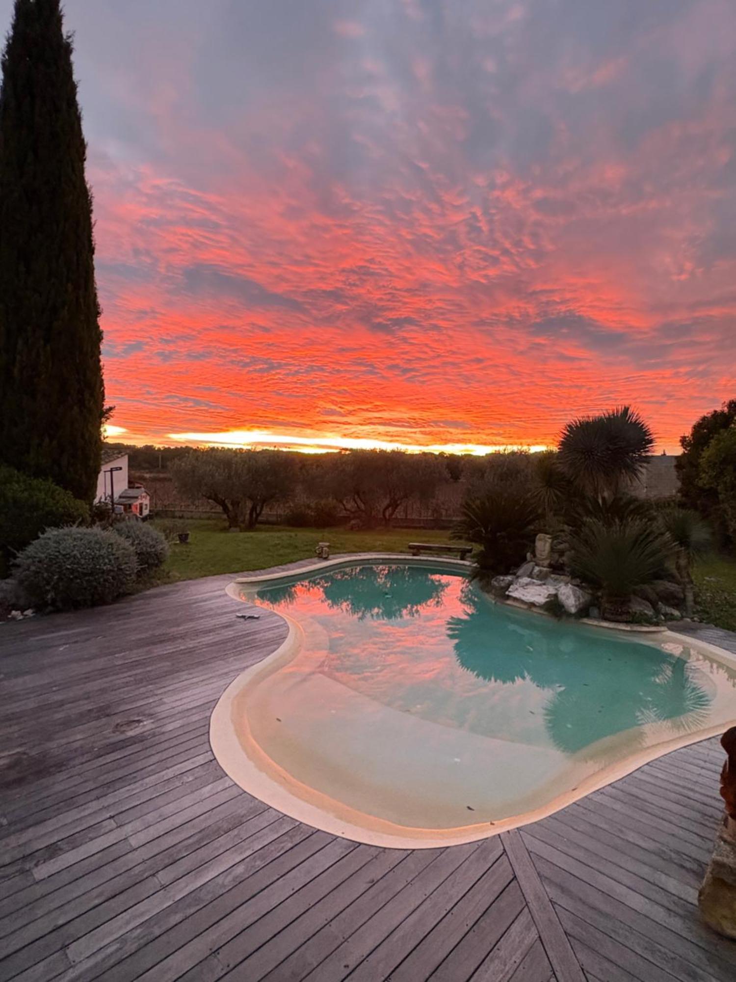 Le Clos Des Vignes Junas Exterior photo